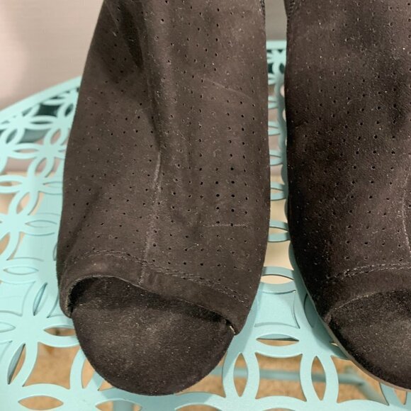 Old Navy Women 8 Black Peep Toe Ankle Bootie Stacked Heel Zip Closure BlackJack - Picture 3 of 10